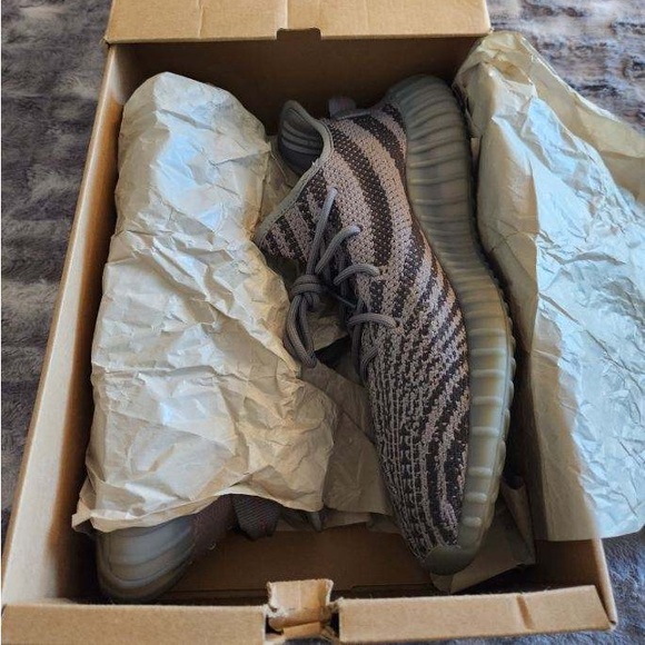 Yeezy Boost 350 V2 'Beluga 2.0' SZ 13 - Picture 8 of 11